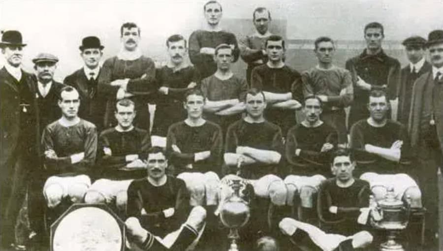 Manchester United Win Division One 1908